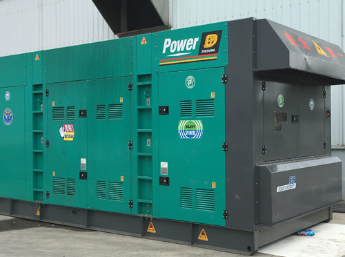 万州升级发电机组的过程中需要注意哪些安全事项？